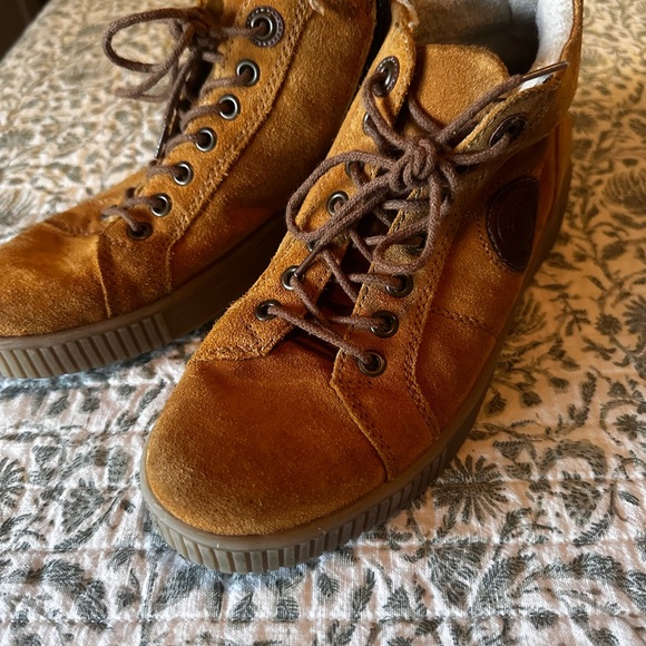 Remonte High-Top Sneakers - Picture 11 of 12